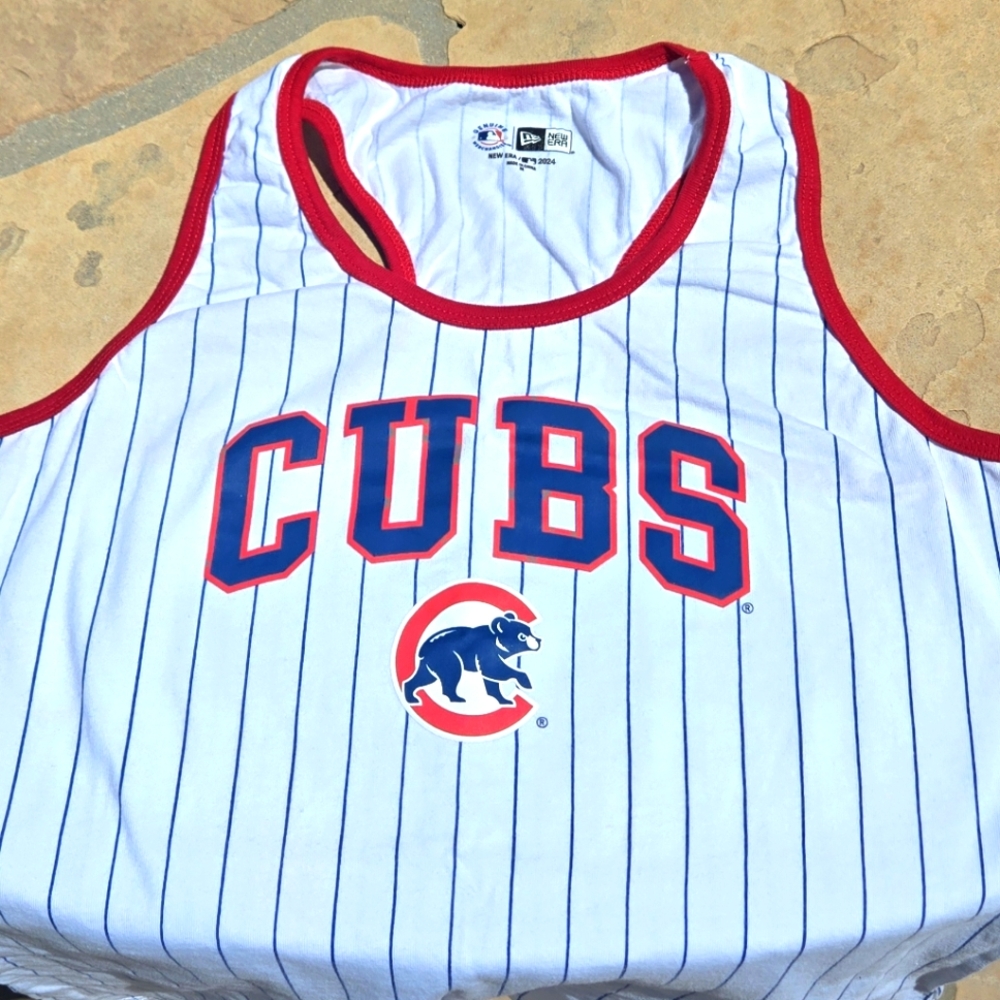 Like New Women's Official New Era White and Red Cubs Tank Top Medium